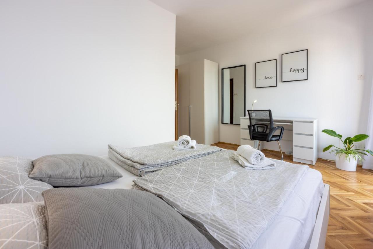 Apartment Arya ซริกเวนิซา ภายนอก รูปภาพ